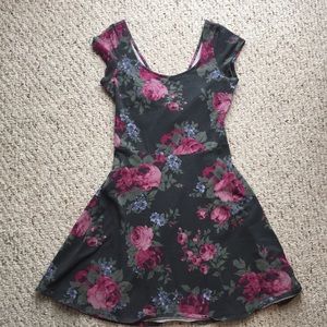 Dark grey/green floral short dress.